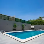 Yalarent Caesar\'S Villa With Private Pool