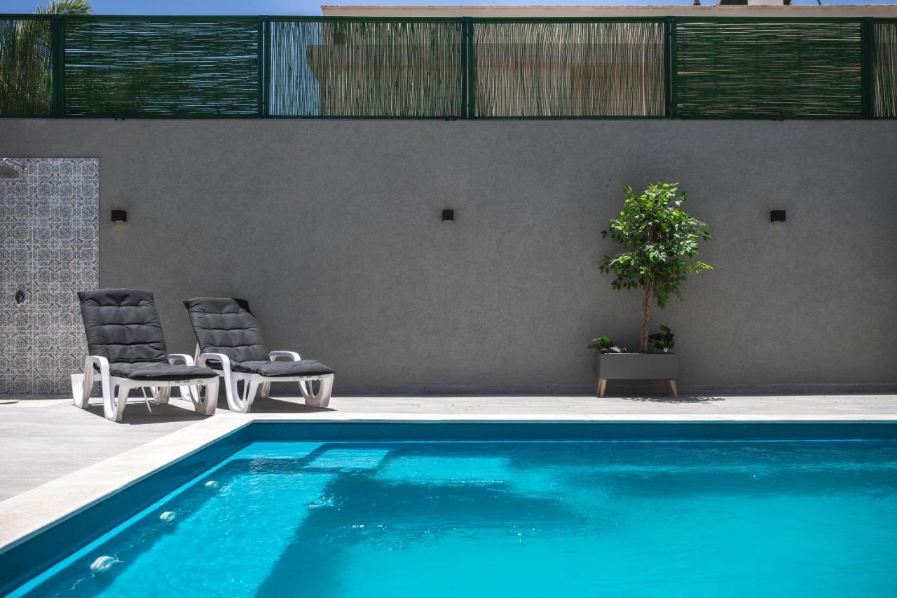 Yalarent Caesar's With Private Pool Villa