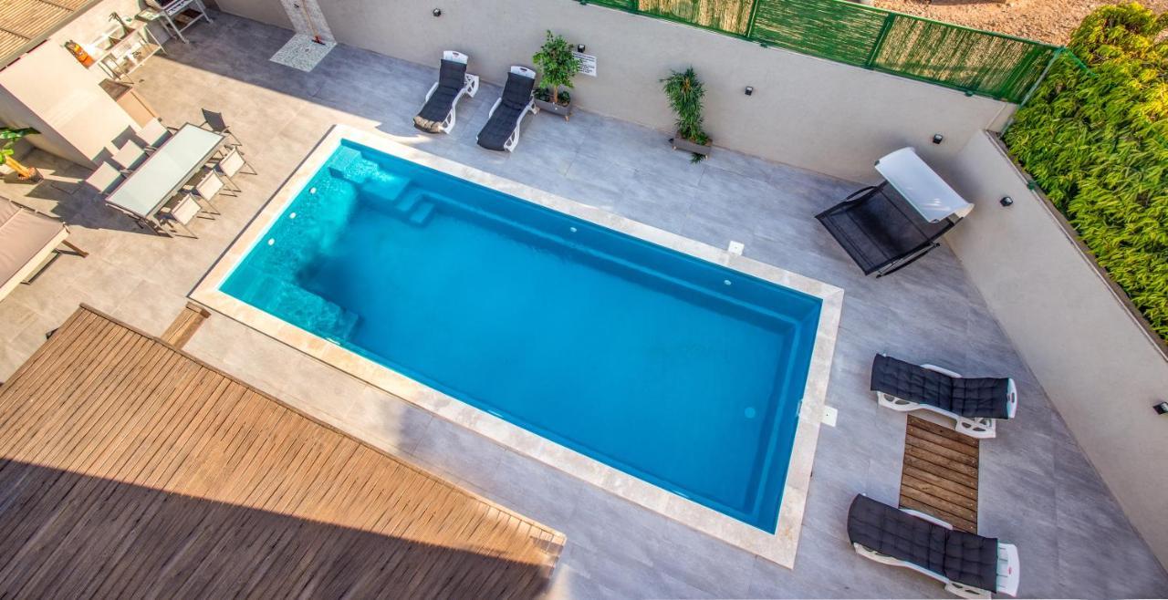 Yalarent Caesar's With Private Pool Villa Eilat